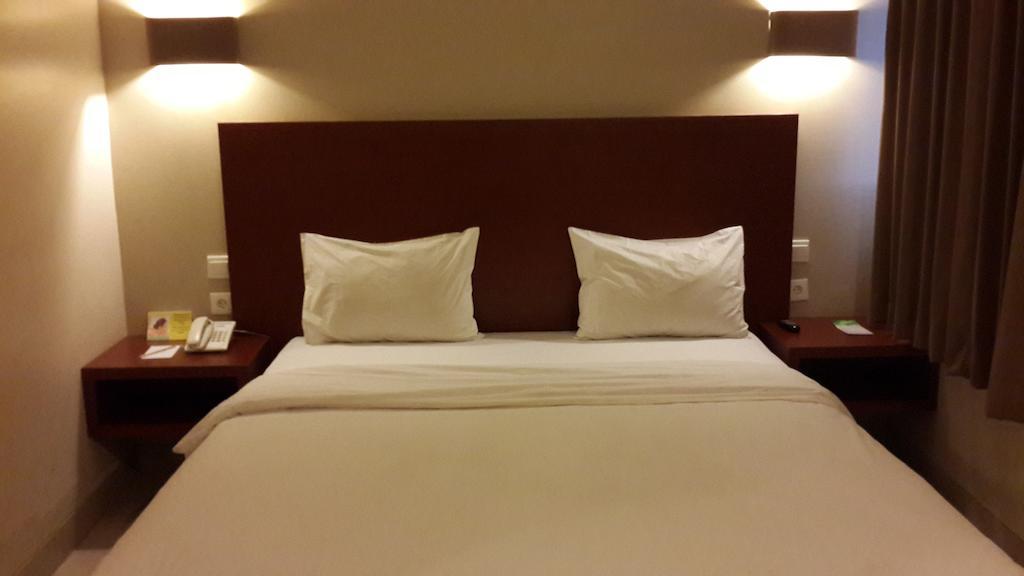 Hotel Bumi Banjar Banjarmasin  Room photo